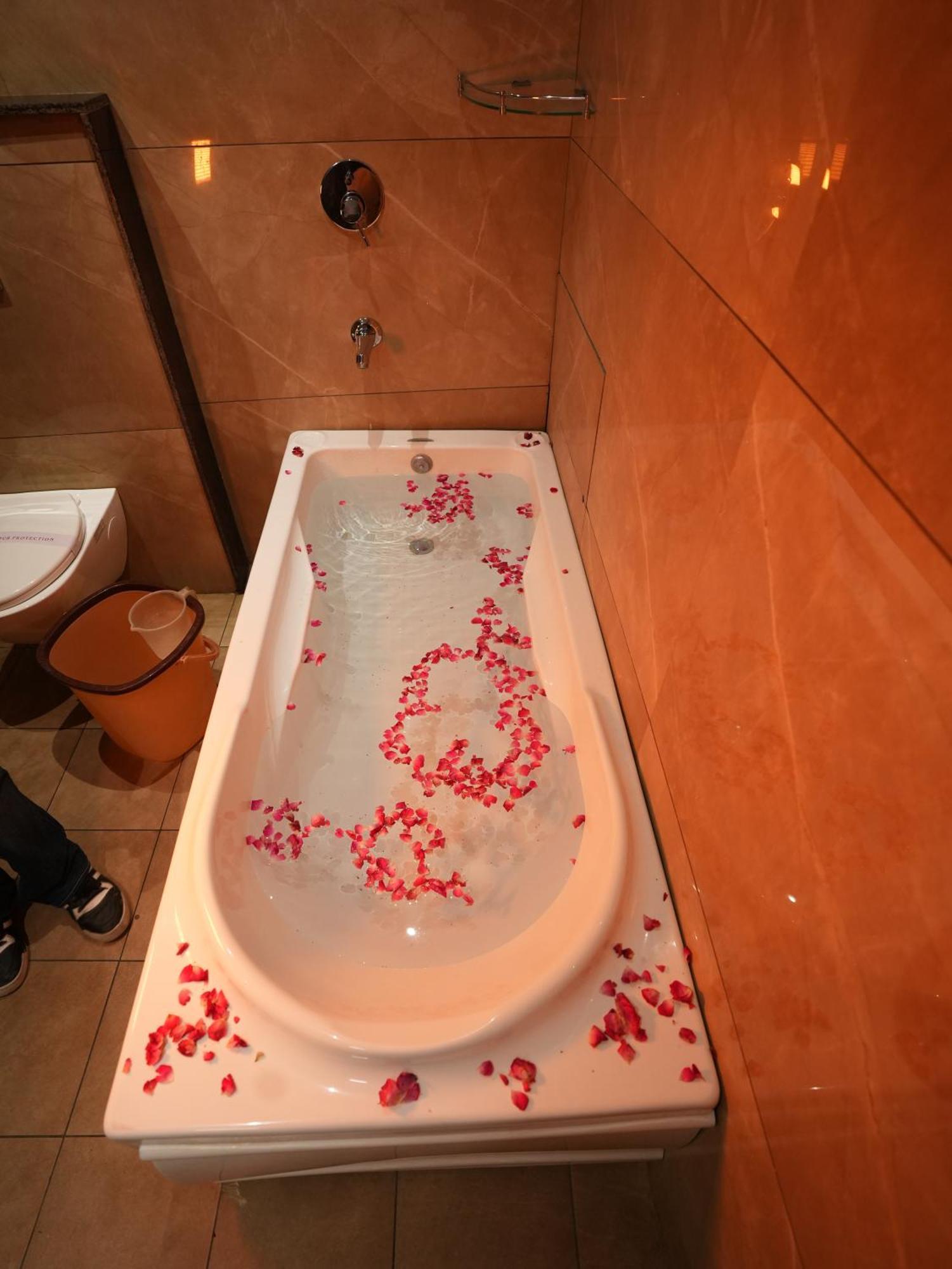 Zirakpur Hotel Pearl Wood מראה חיצוני תמונה